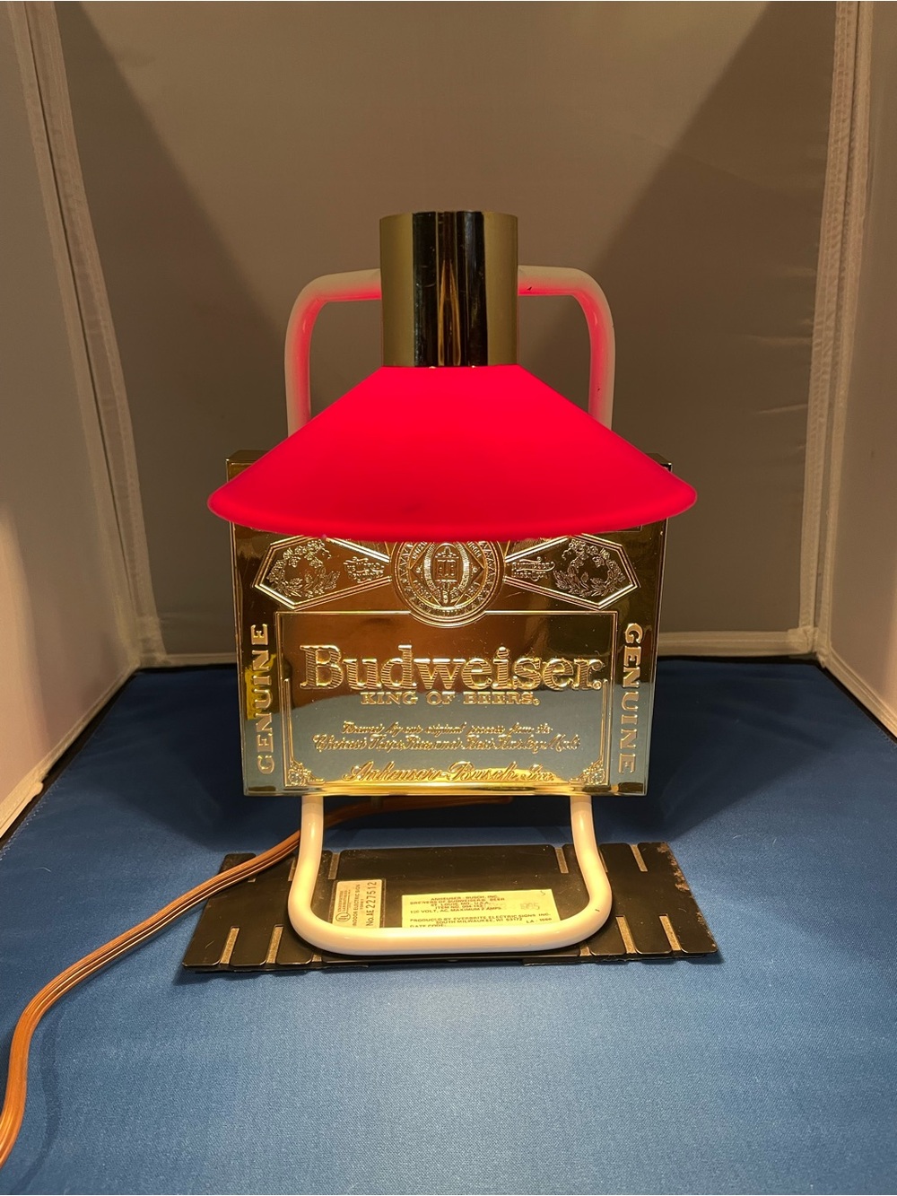 Vintage 1985 Budweiser Gold Plaque Lamp with Red Shade